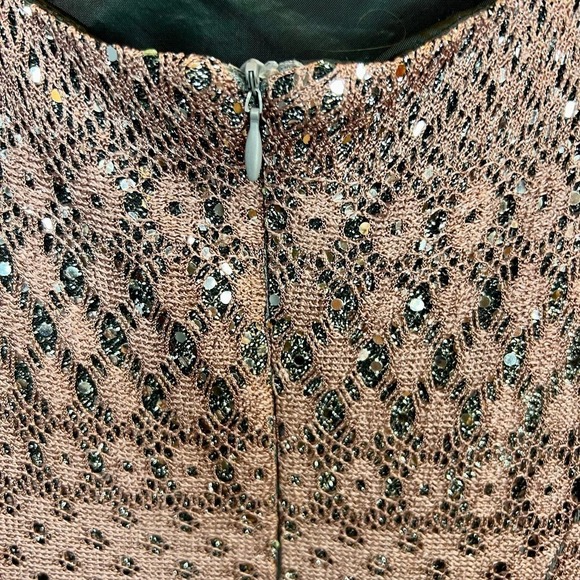 Elegant Lace Mini Dress in Mauve - Picture 15 of 16